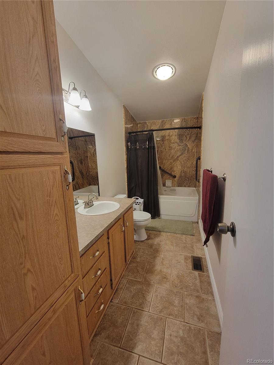 MLS Image #18 for 58117 e 42nd drive,strasburg, Colorado