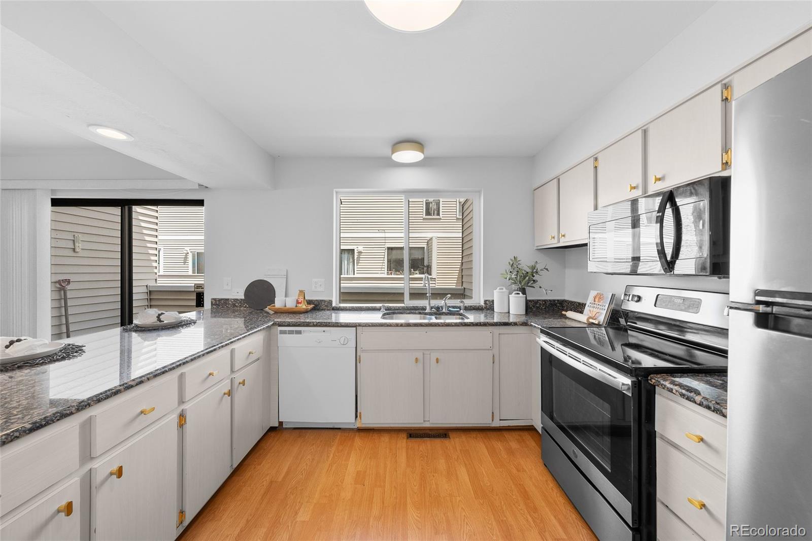 MLS Image #12 for 1050 s monaco parkway 68,denver, Colorado