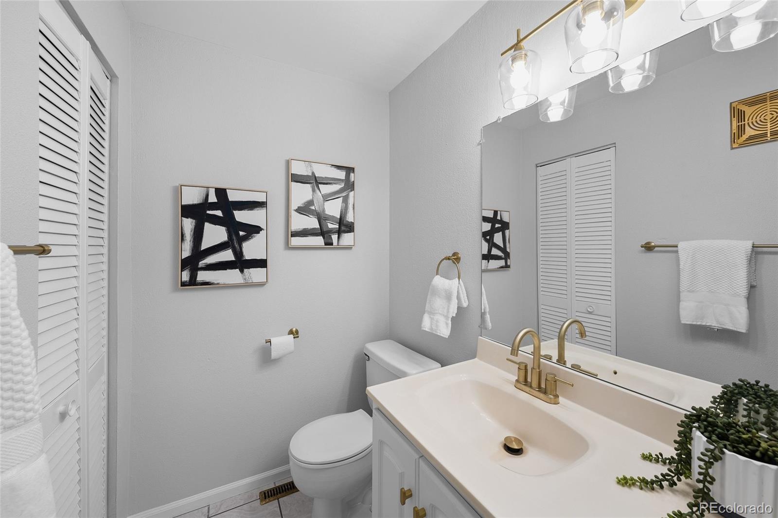 MLS Image #20 for 1050 s monaco parkway 68,denver, Colorado