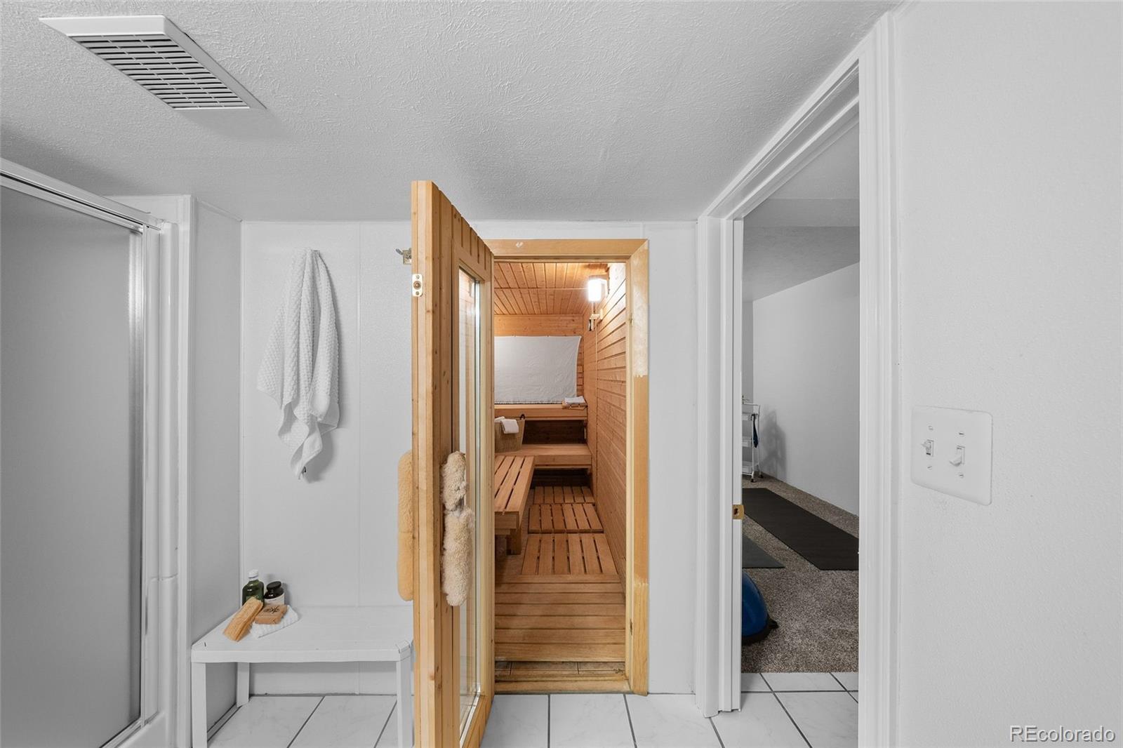 MLS Image #23 for 1050 s monaco parkway 68,denver, Colorado