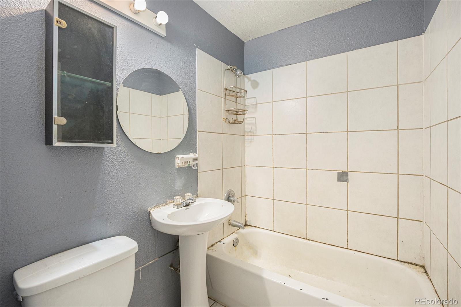 MLS Image #9 for 2280 s decatur street,denver, Colorado