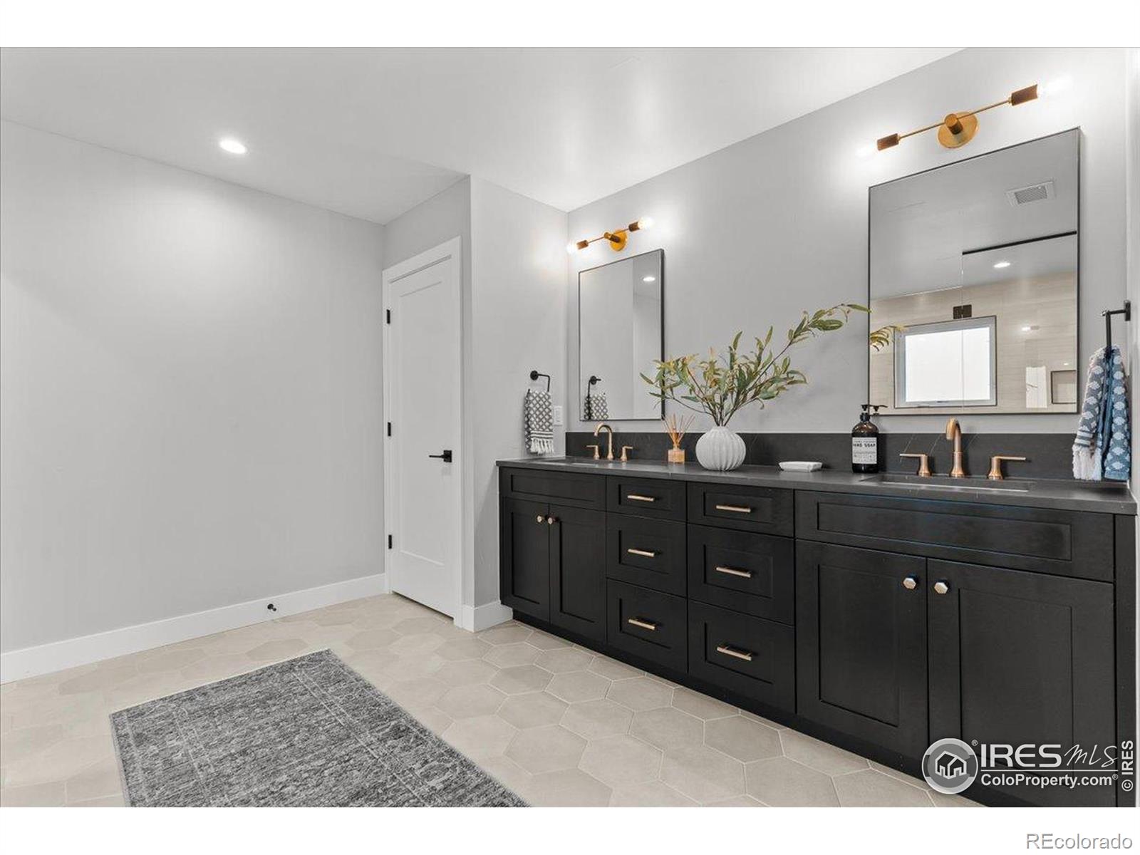 MLS Image #31 for 3256 s corona street,englewood, Colorado