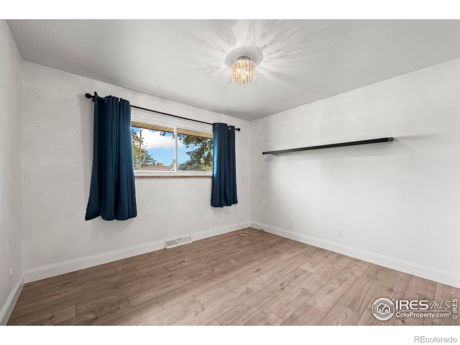MLS Image #11 for 1880 e 84th avenue,denver, Colorado