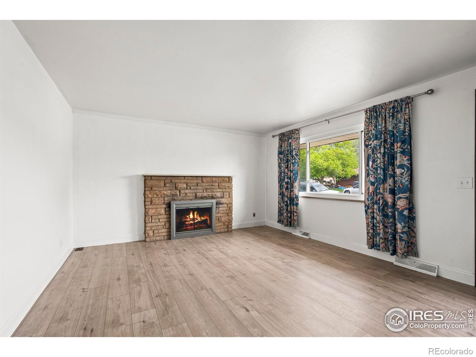 MLS Image #14 for 1880 e 84th avenue,denver, Colorado