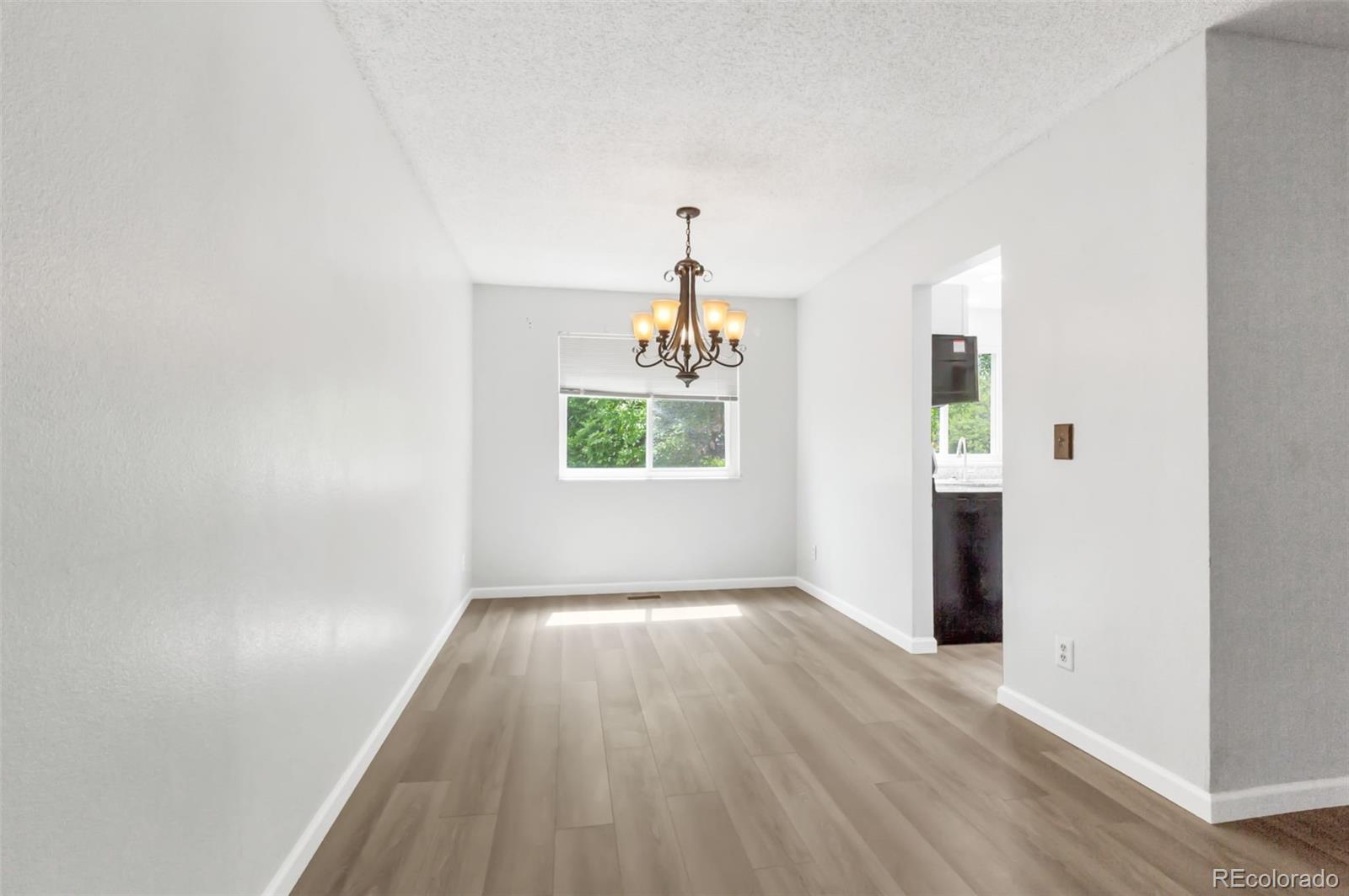 MLS Image #4 for 1005 s lewiston way,aurora, Colorado