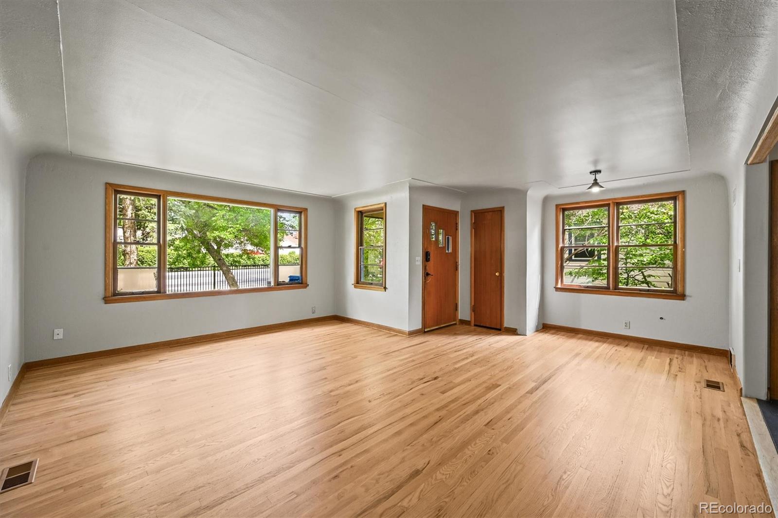 MLS Image #5 for 5355 s windermere street,littleton, Colorado