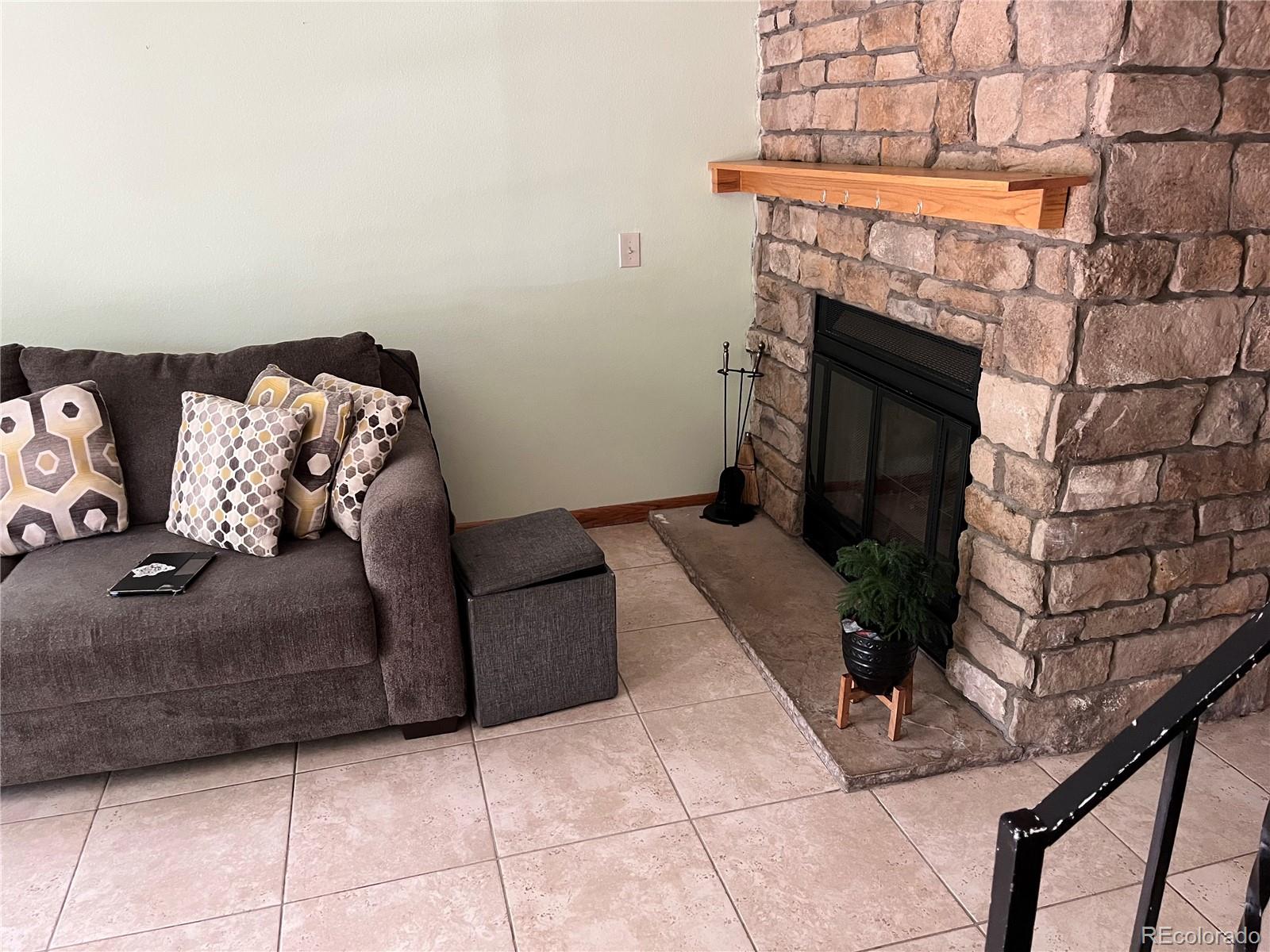 MLS Image #3 for 2285 s jasper way,aurora, Colorado