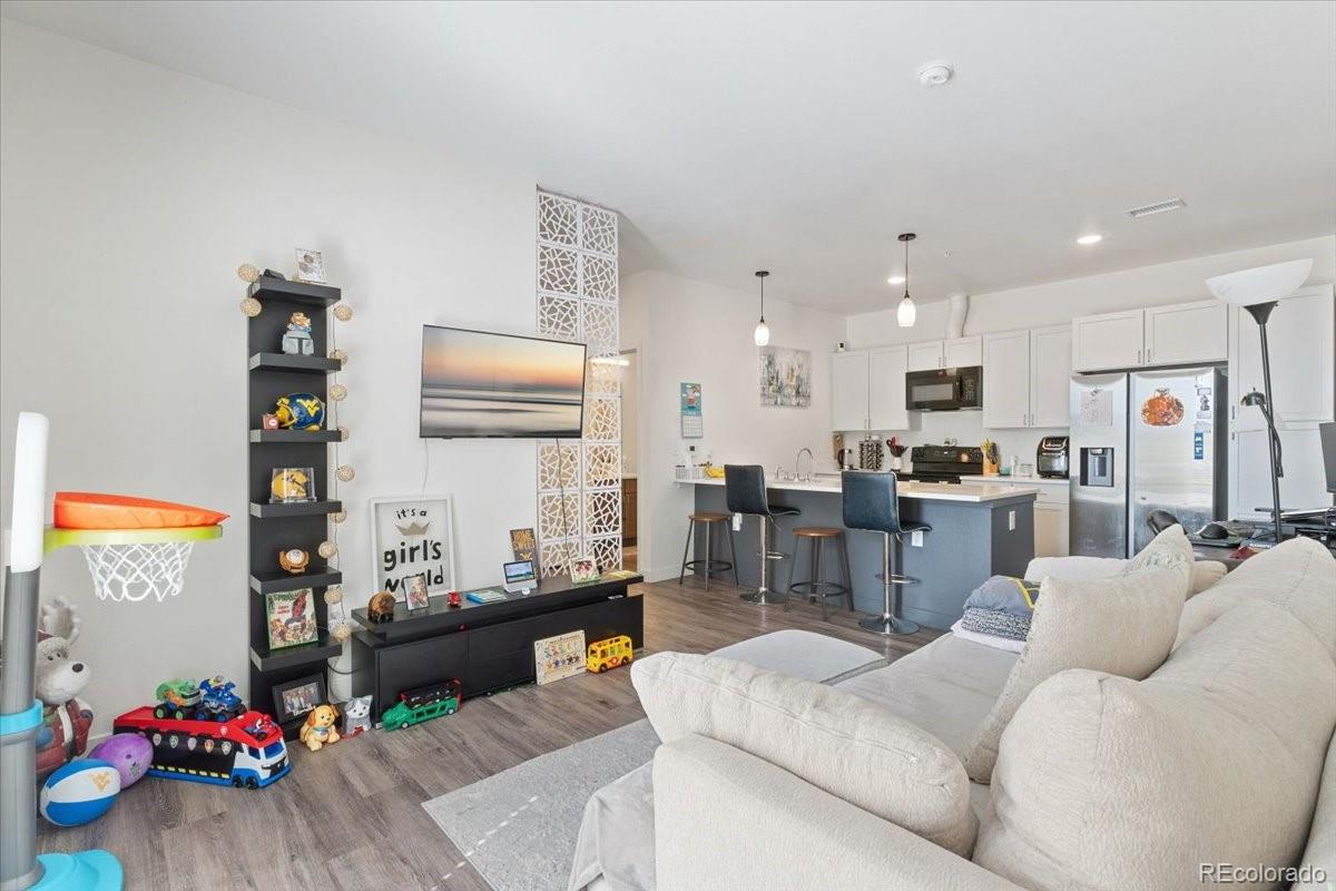 MLS Image #11 for 8475 e 36th avenue,denver, Colorado
