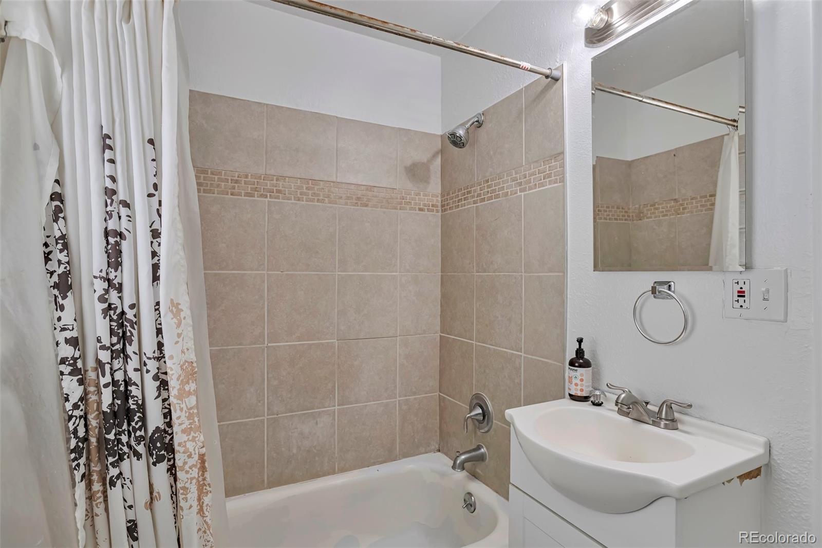 MLS Image #17 for 2955 n gilpin street,denver, Colorado