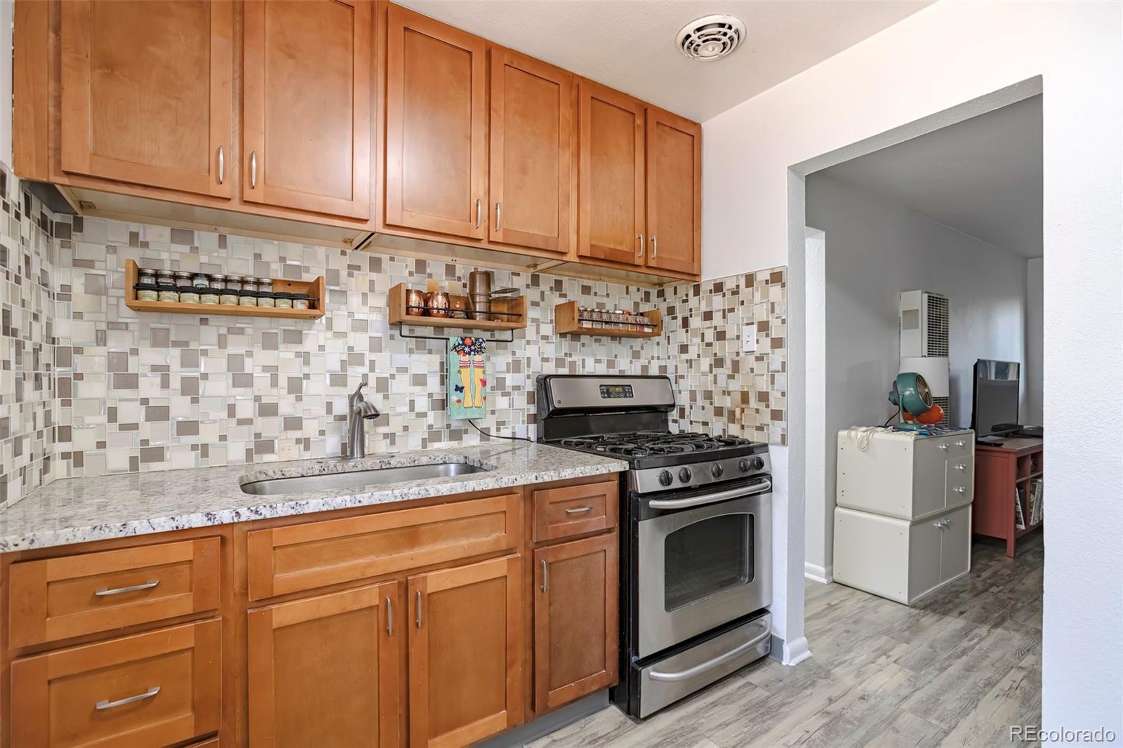 MLS Image #7 for 2955 n gilpin street,denver, Colorado