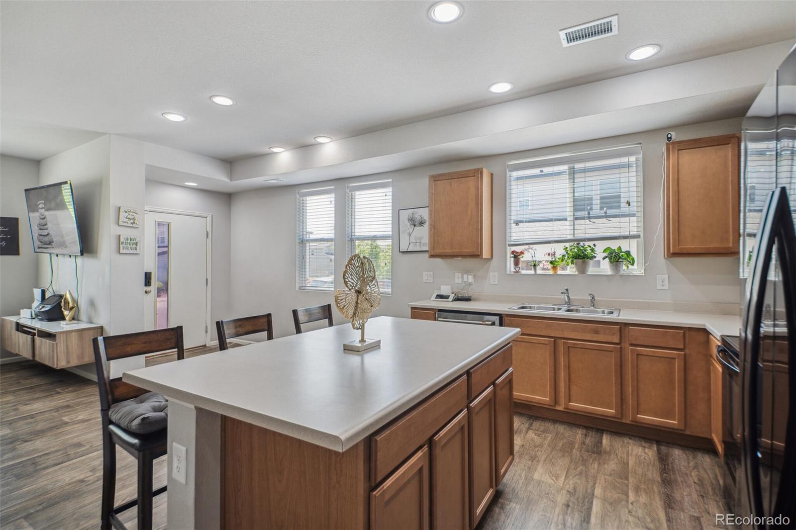 MLS Image #11 for 16019 e elk drive,denver, Colorado