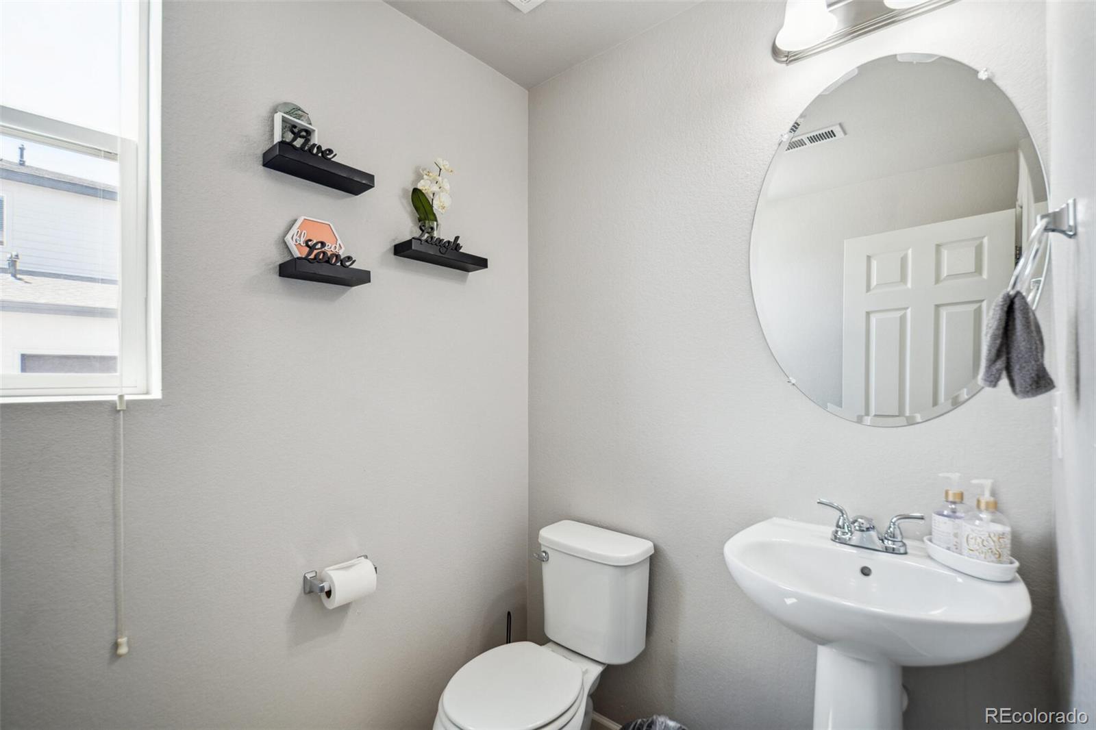MLS Image #13 for 16019 e elk drive,denver, Colorado