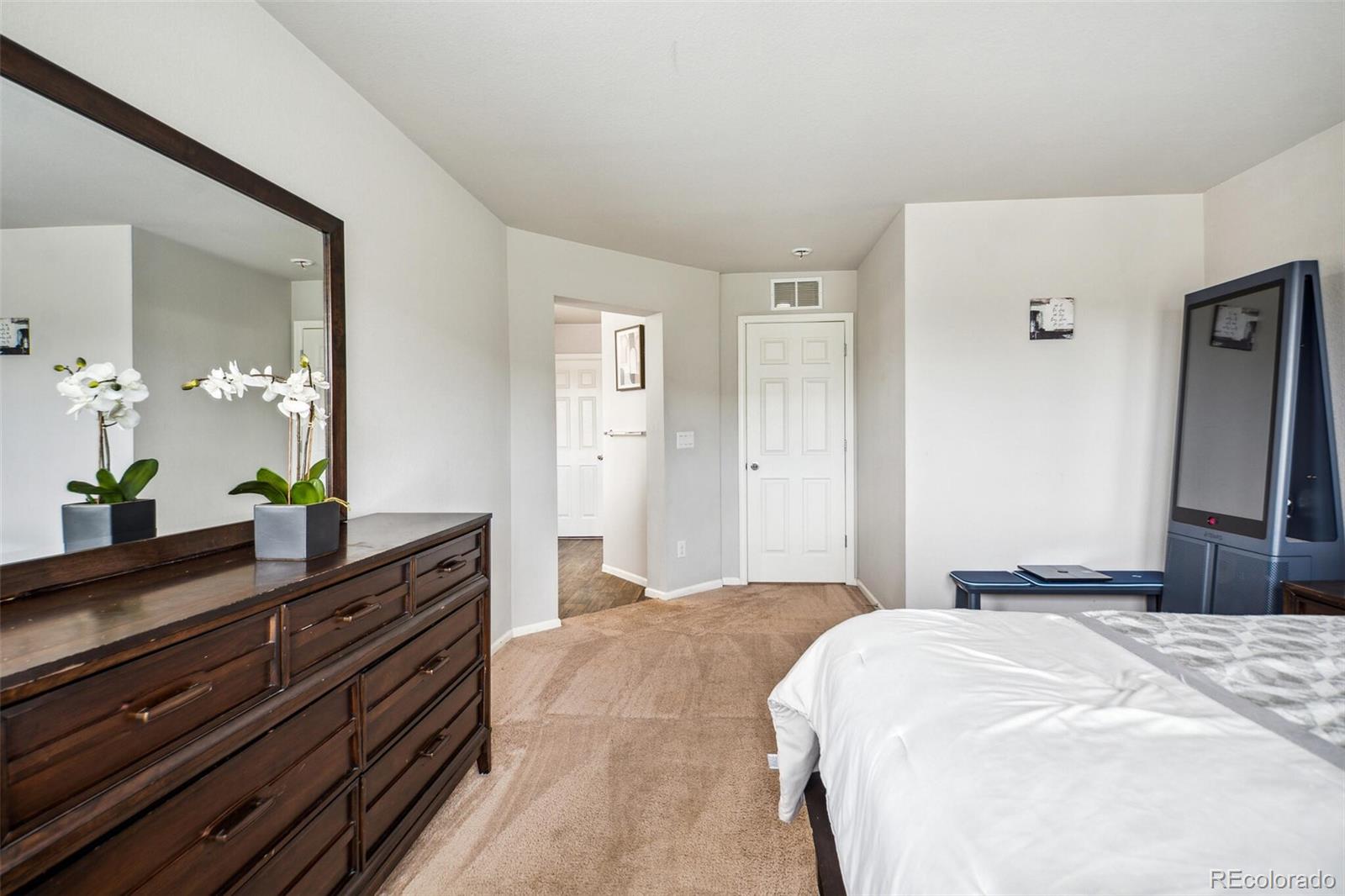MLS Image #16 for 16019 e elk drive,denver, Colorado