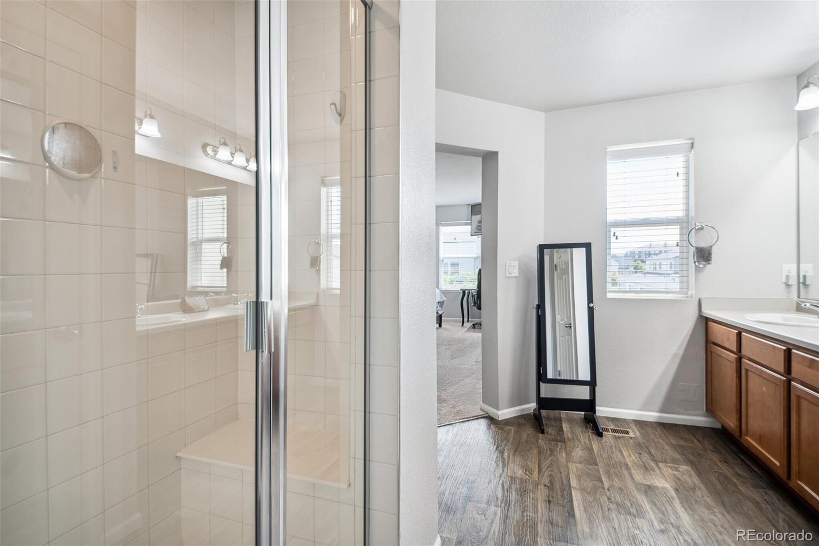 MLS Image #18 for 16019 e elk drive,denver, Colorado
