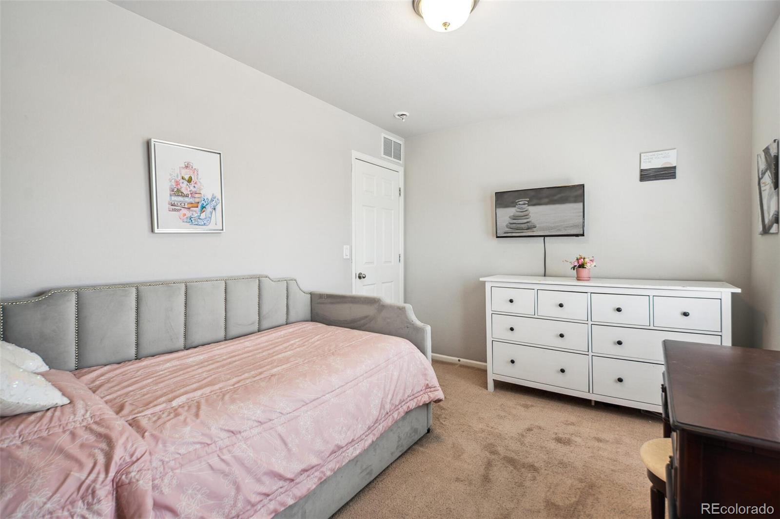 MLS Image #20 for 16019 e elk drive,denver, Colorado