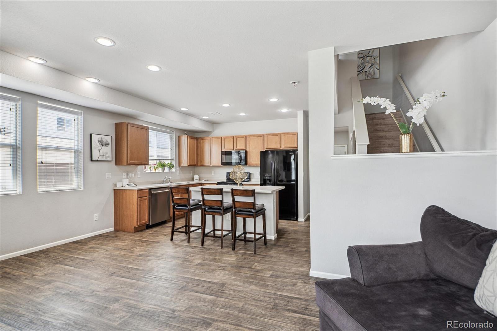 MLS Image #6 for 16019 e elk drive,denver, Colorado