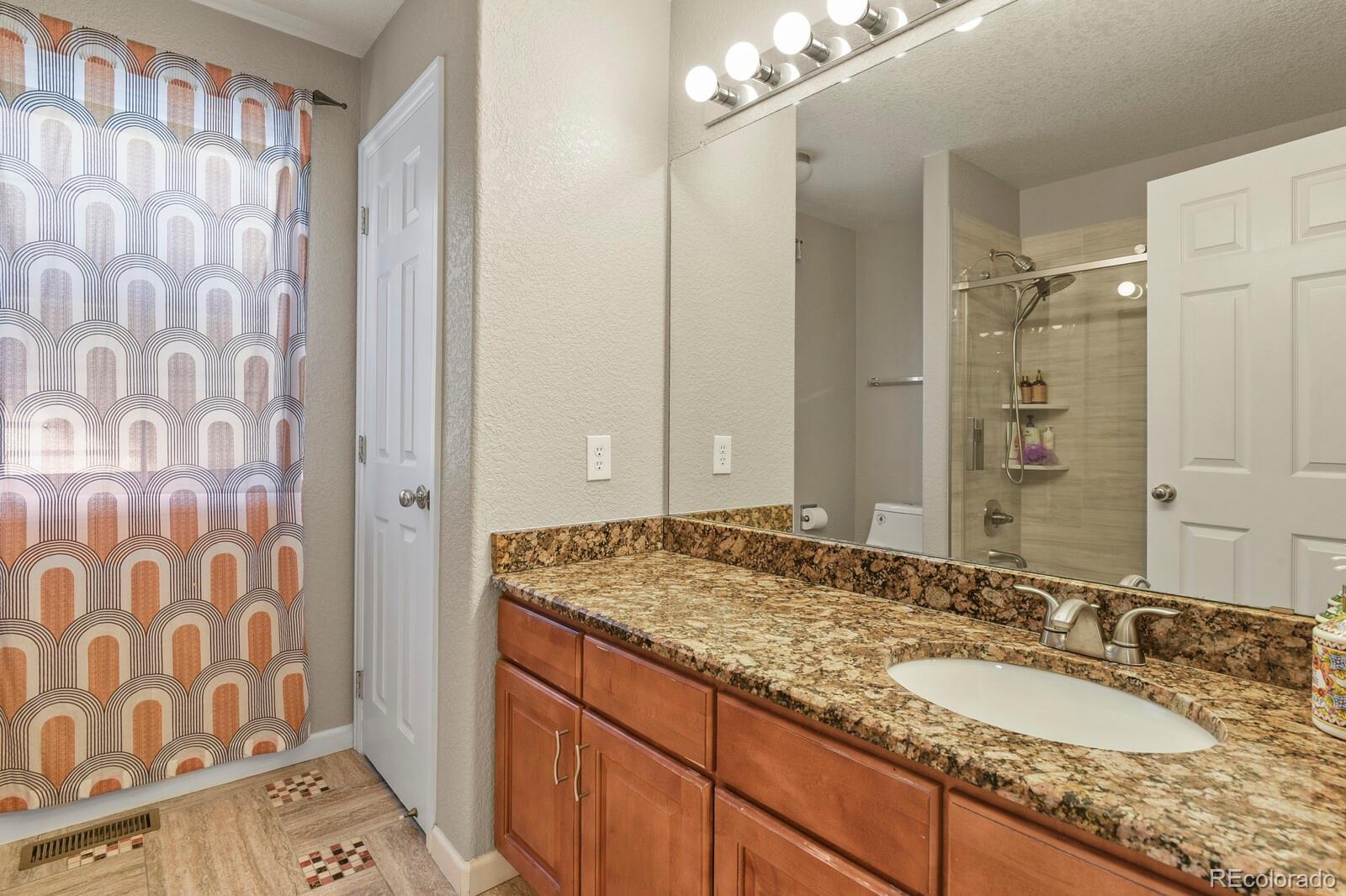 MLS Image #29 for 17332 e lake lane,aurora, Colorado