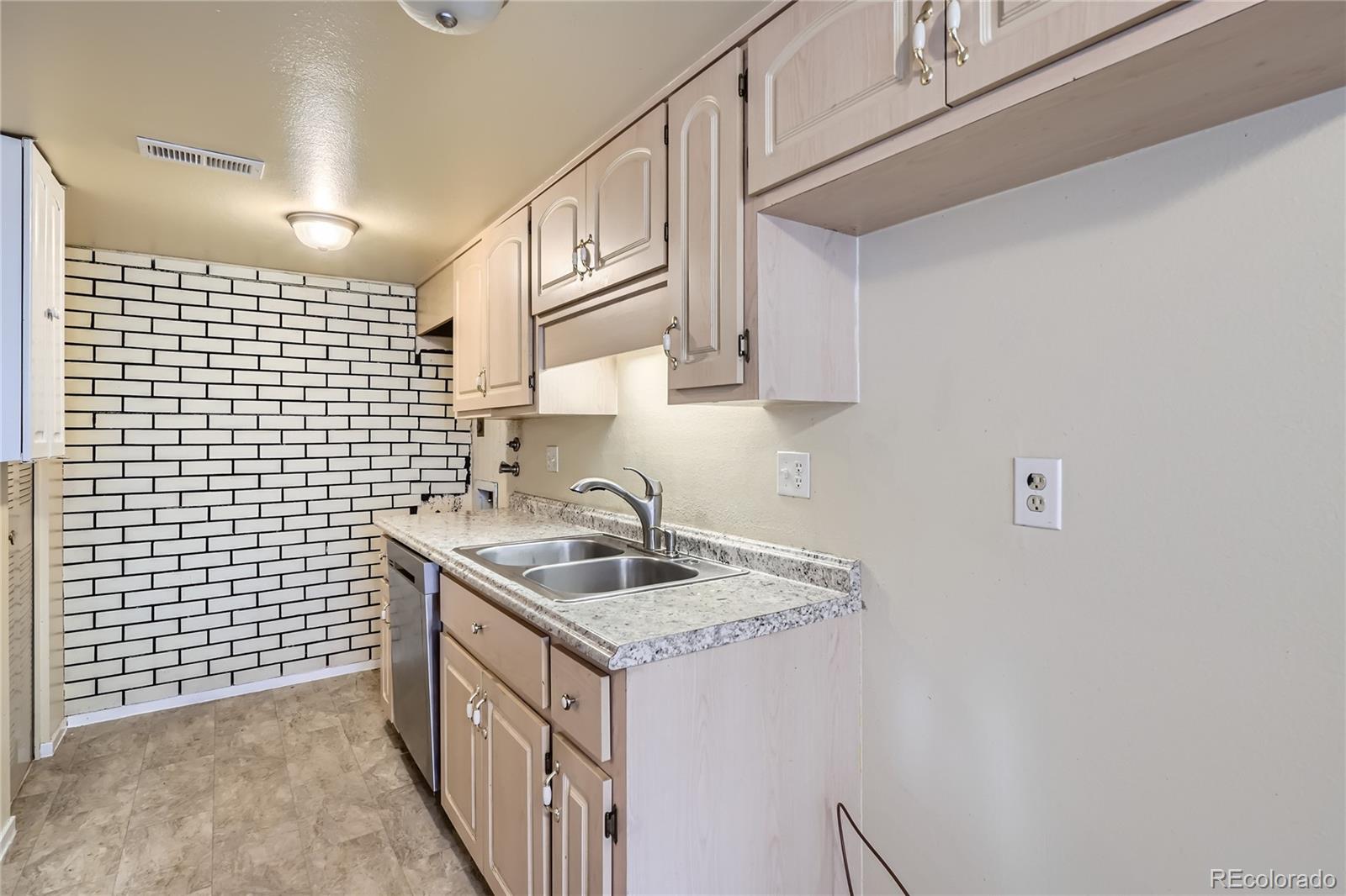 MLS Image #16 for 13343 e louisiana avenue,aurora, Colorado