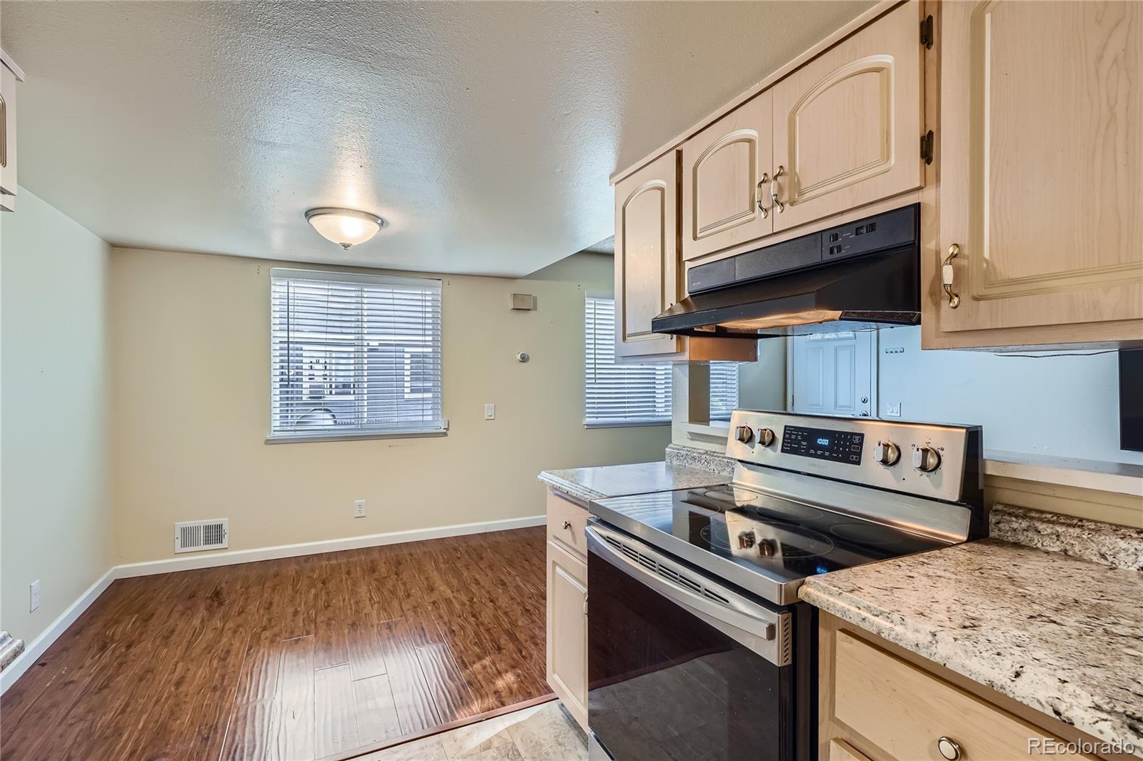 MLS Image #5 for 13343 e louisiana avenue,aurora, Colorado