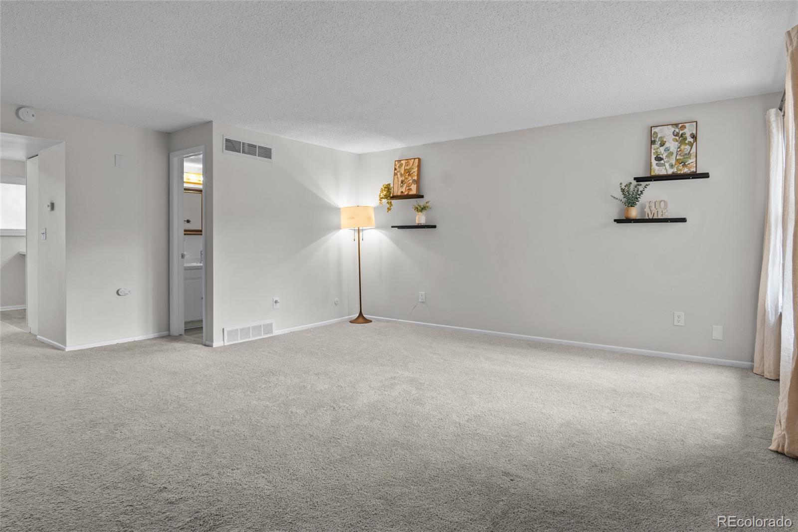 MLS Image #4 for 4262 e maplewood way,centennial, Colorado