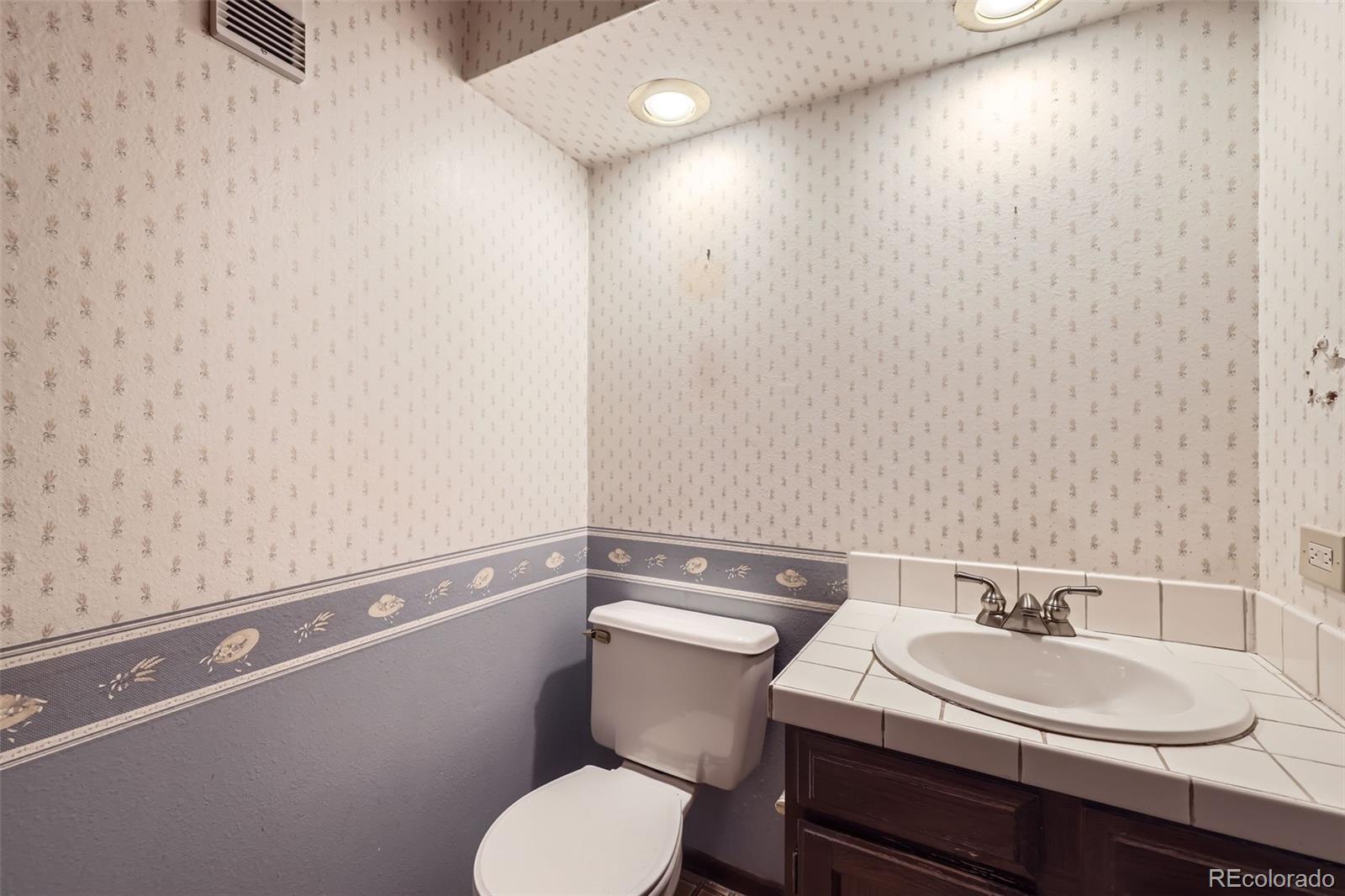 MLS Image #12 for 2556 s eagle circle,aurora, Colorado