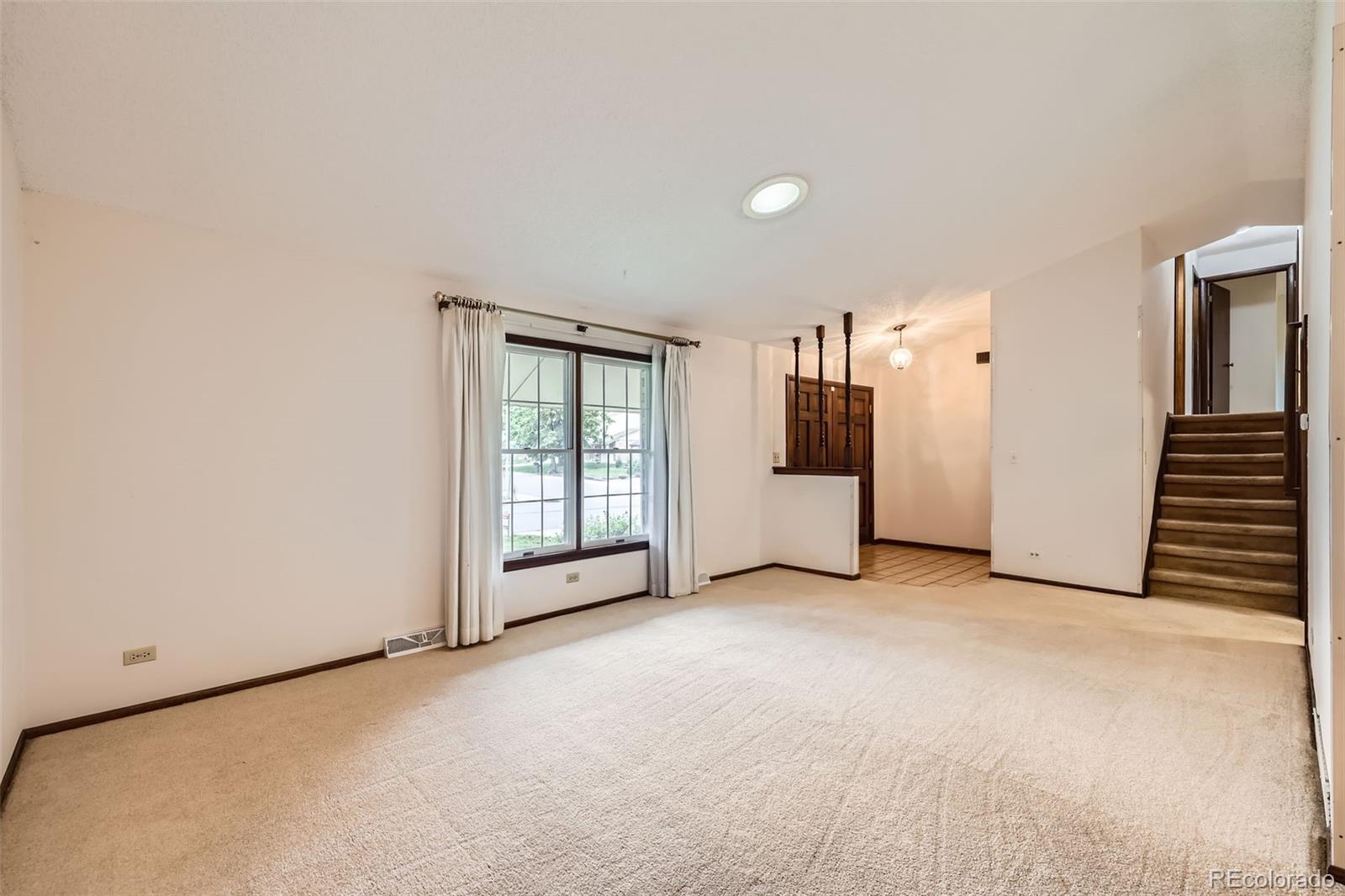 MLS Image #3 for 2556 s eagle circle,aurora, Colorado