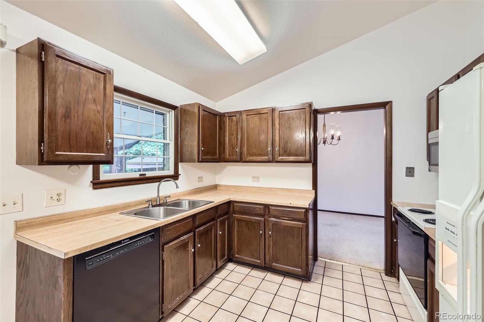 MLS Image #5 for 2556 s eagle circle,aurora, Colorado