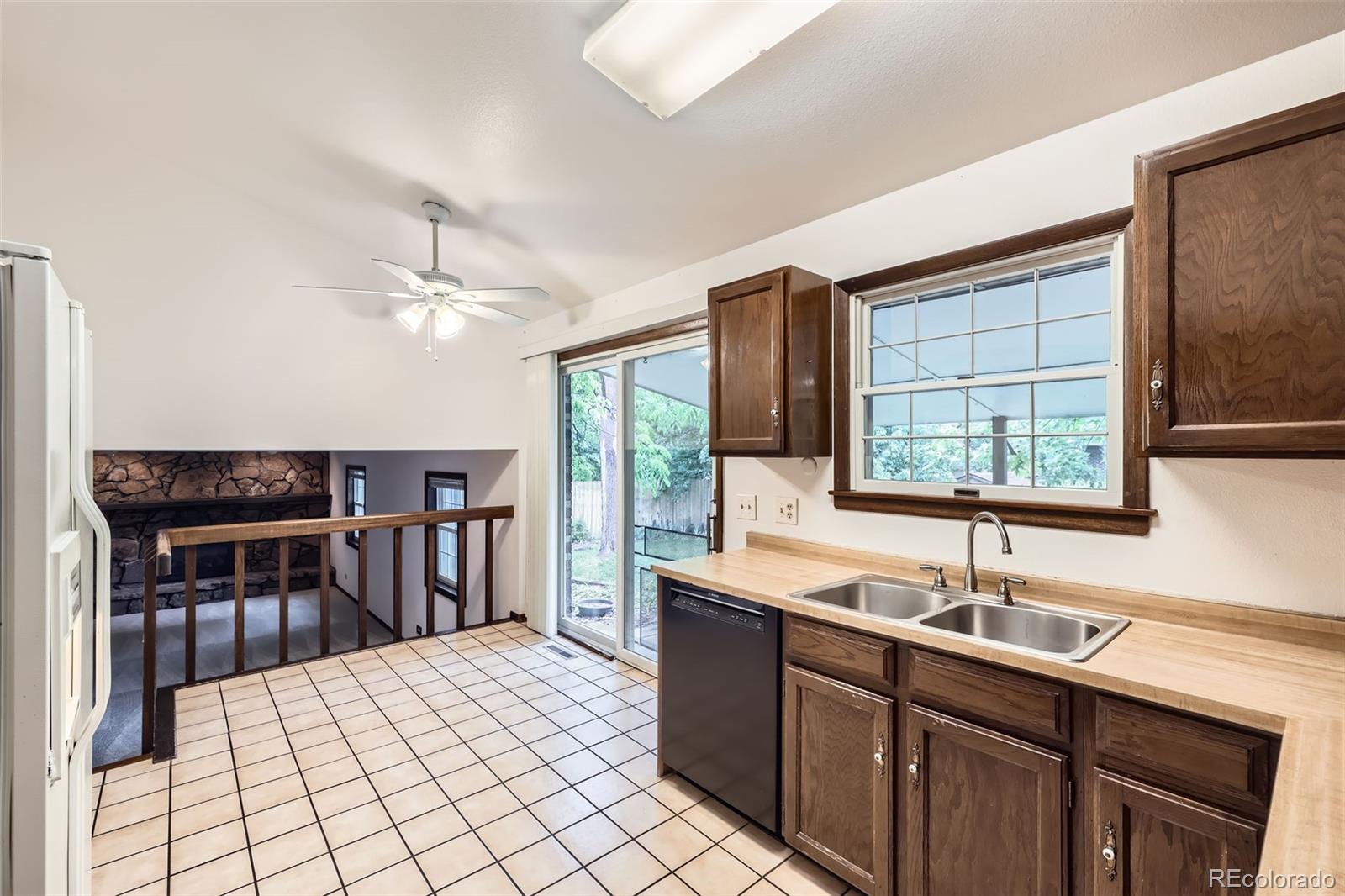 MLS Image #7 for 2556 s eagle circle,aurora, Colorado