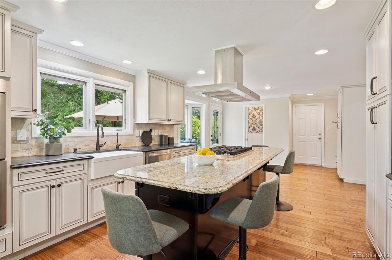 MLS Image #11 for 5653 e southmoor circle,englewood, Colorado