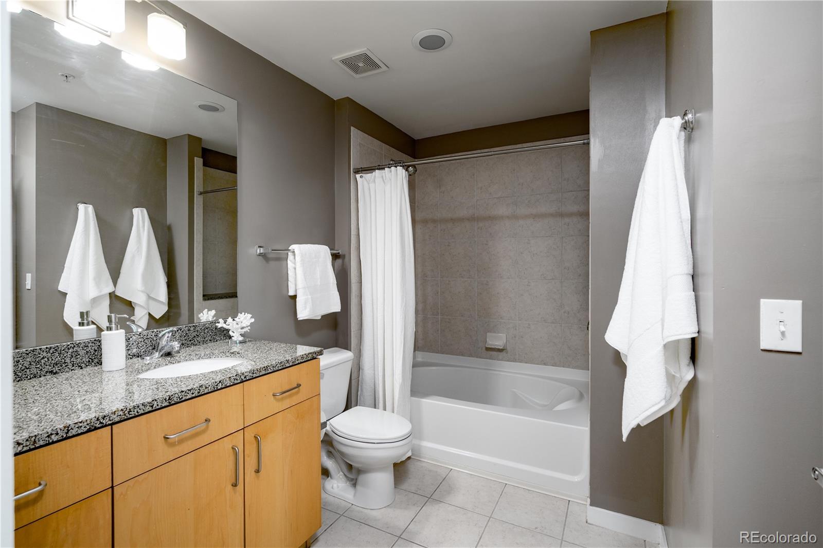 MLS Image #19 for 1700  bassett street,denver, Colorado