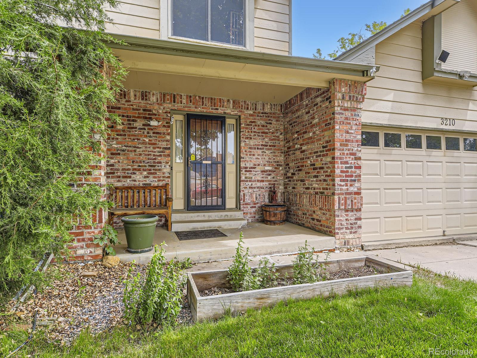 MLS Image #2 for 3210 s espana circle,aurora, Colorado