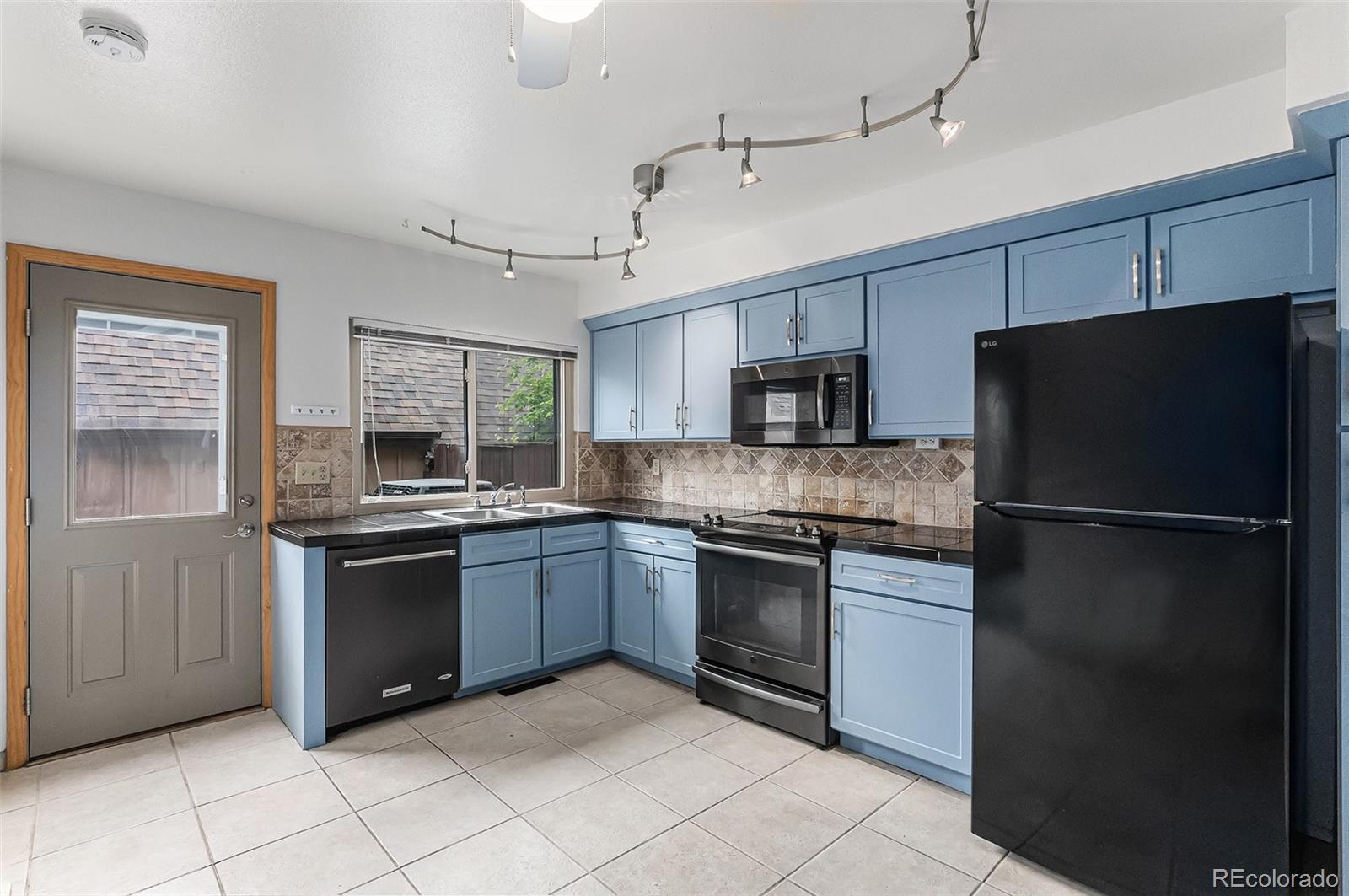 MLS Image #5 for 8236 e phillips place,centennial, Colorado