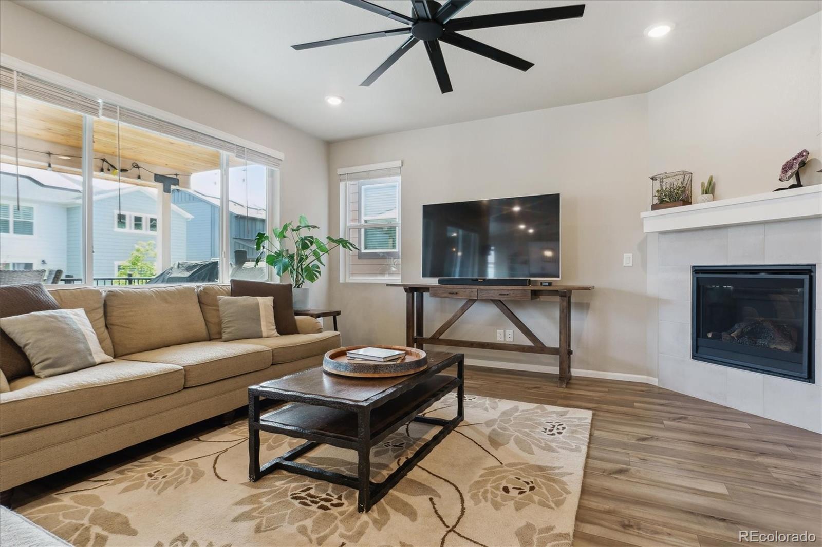 MLS Image #3 for 9807  rosalee peak street,littleton, Colorado