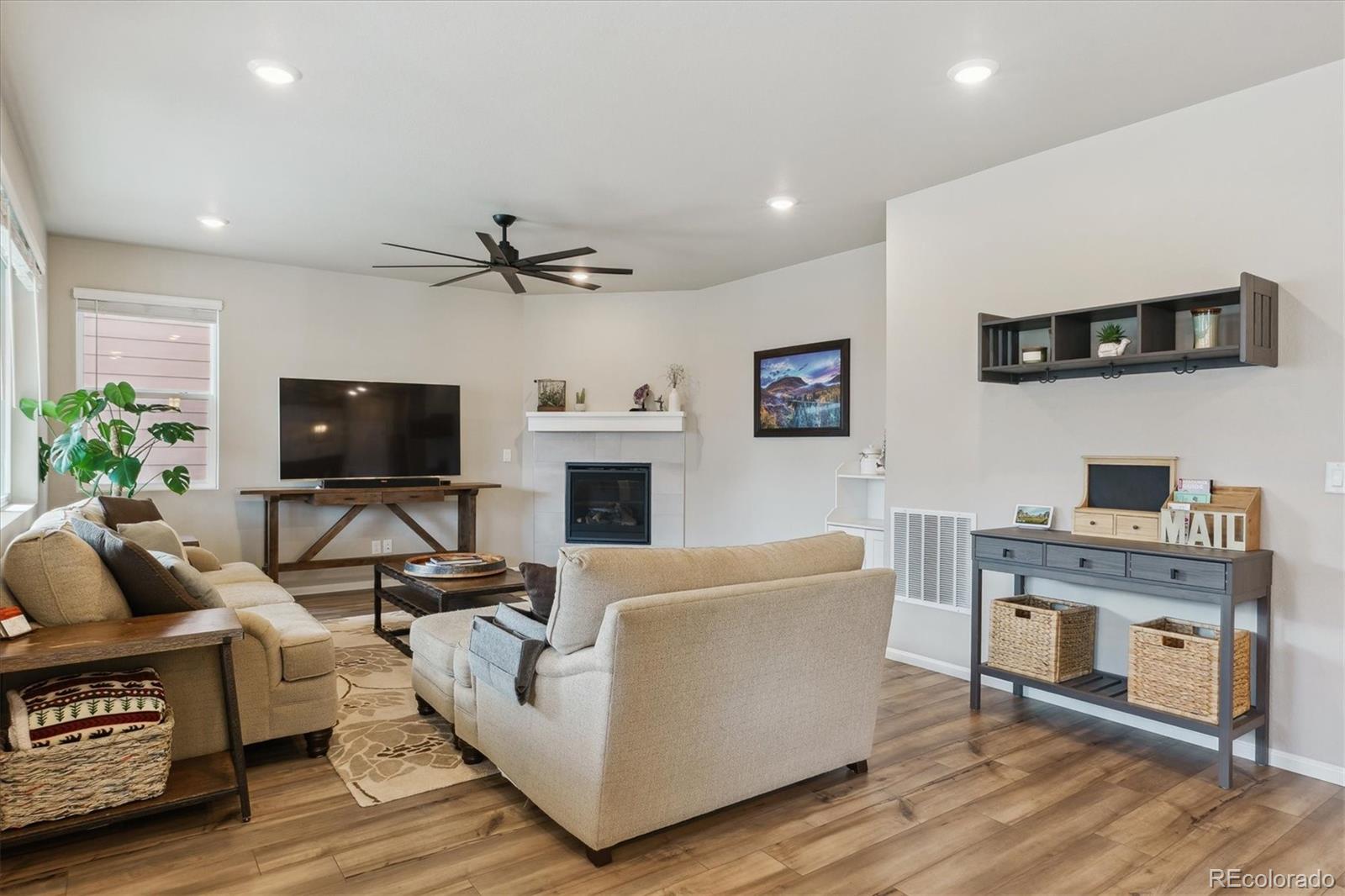 MLS Image #4 for 9807  rosalee peak street,littleton, Colorado