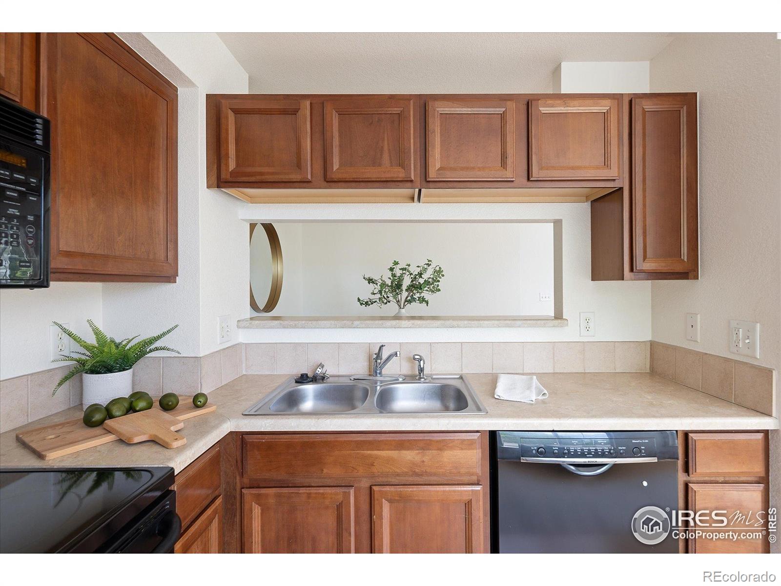 MLS Image #7 for 805  summer hawk drive,longmont, Colorado