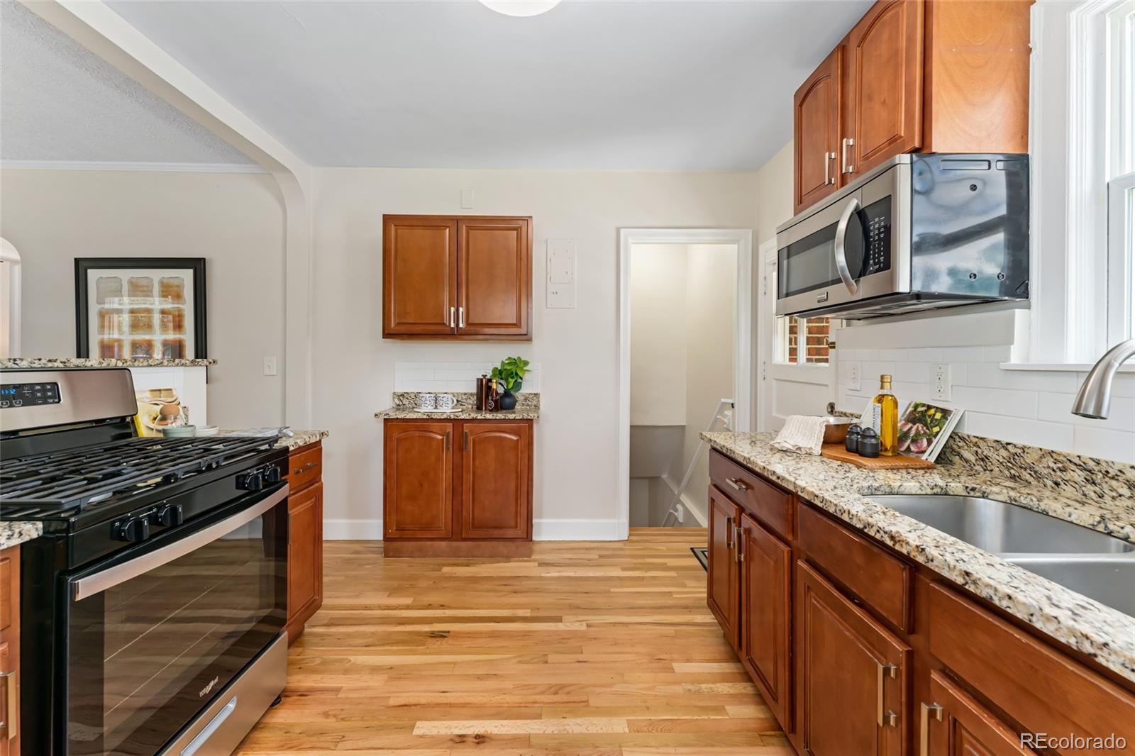 MLS Image #14 for 1691  roslyn street,denver, Colorado