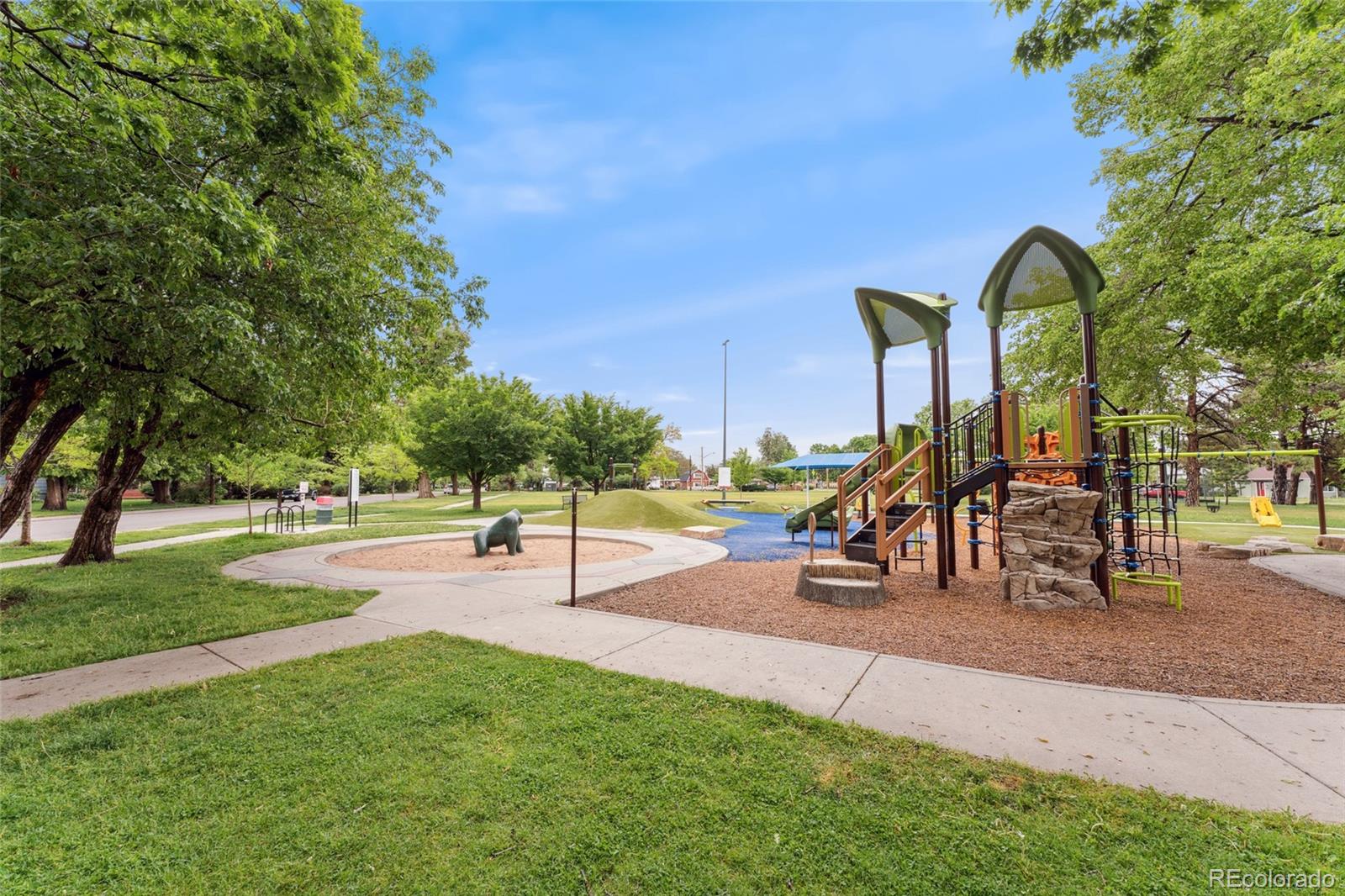 MLS Image #38 for 1691  roslyn street,denver, Colorado