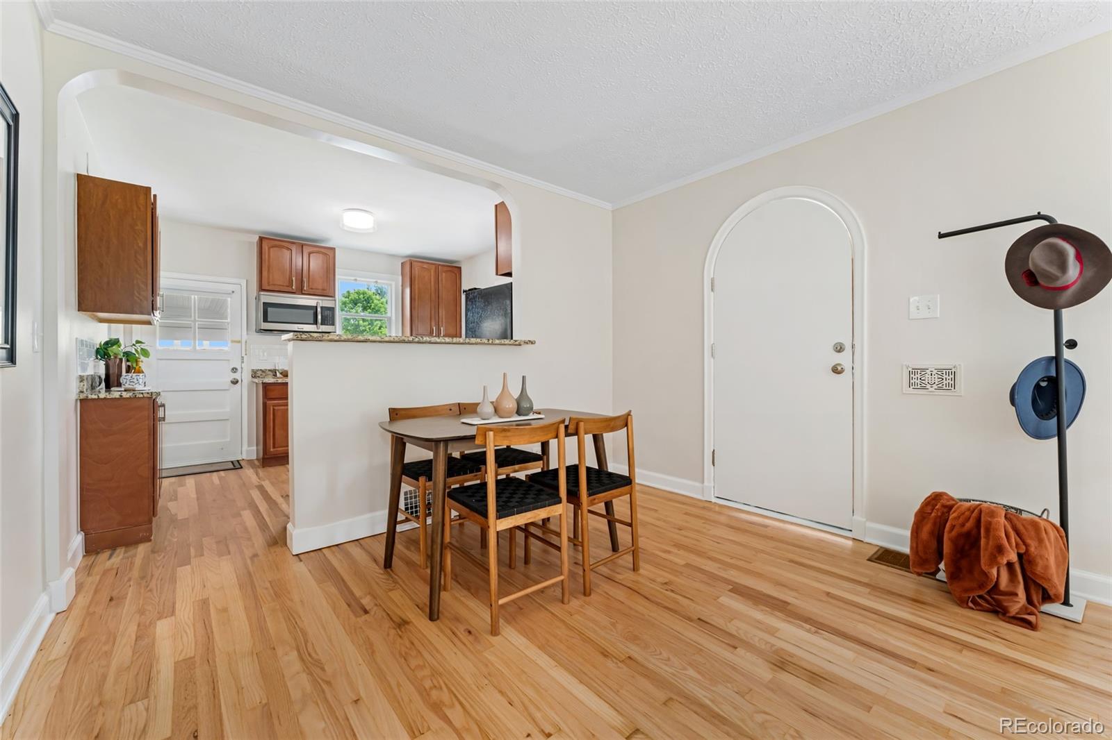 MLS Image #5 for 1691  roslyn street,denver, Colorado