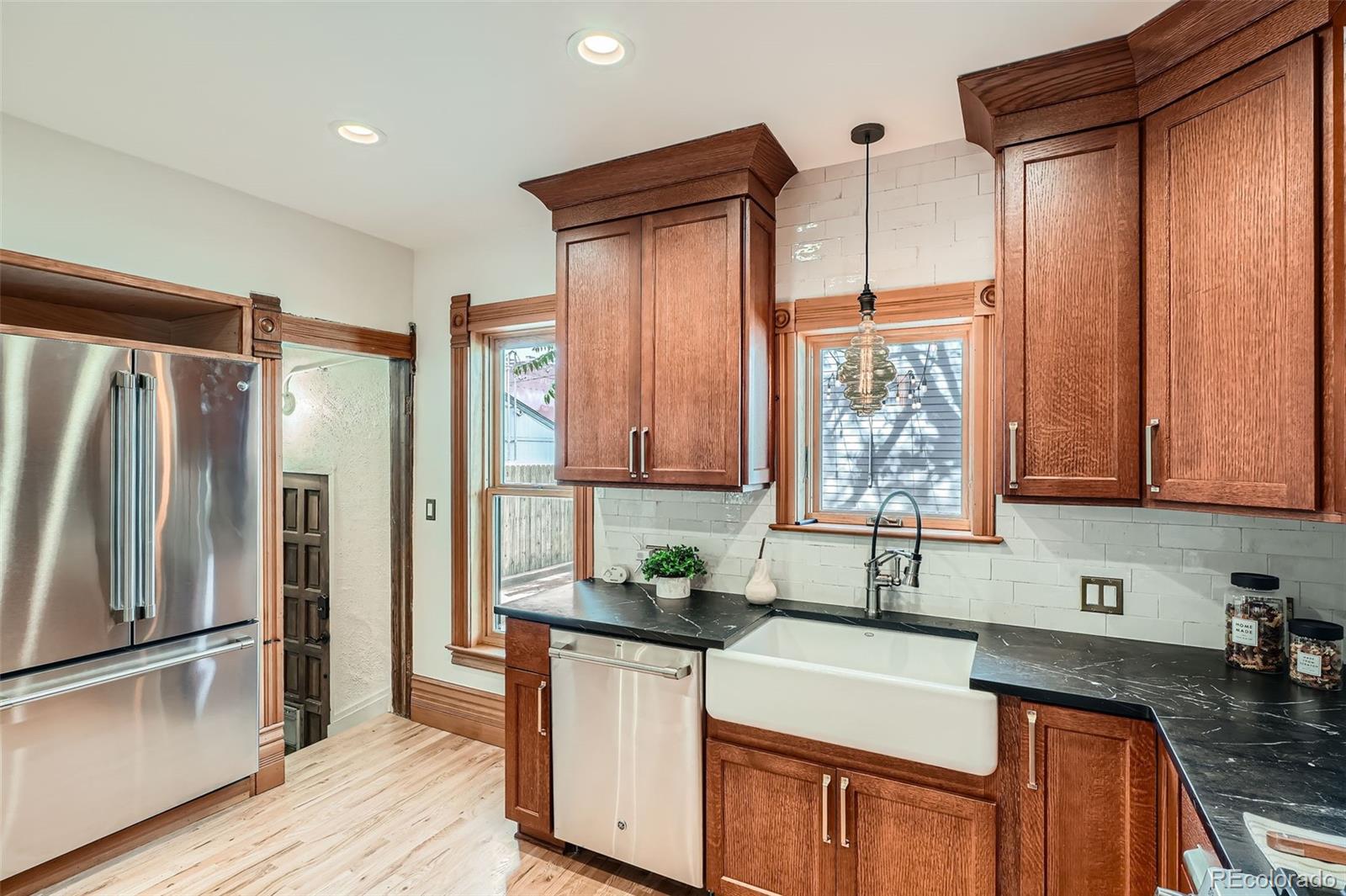 MLS Image #10 for 209 s lincoln street,denver, Colorado