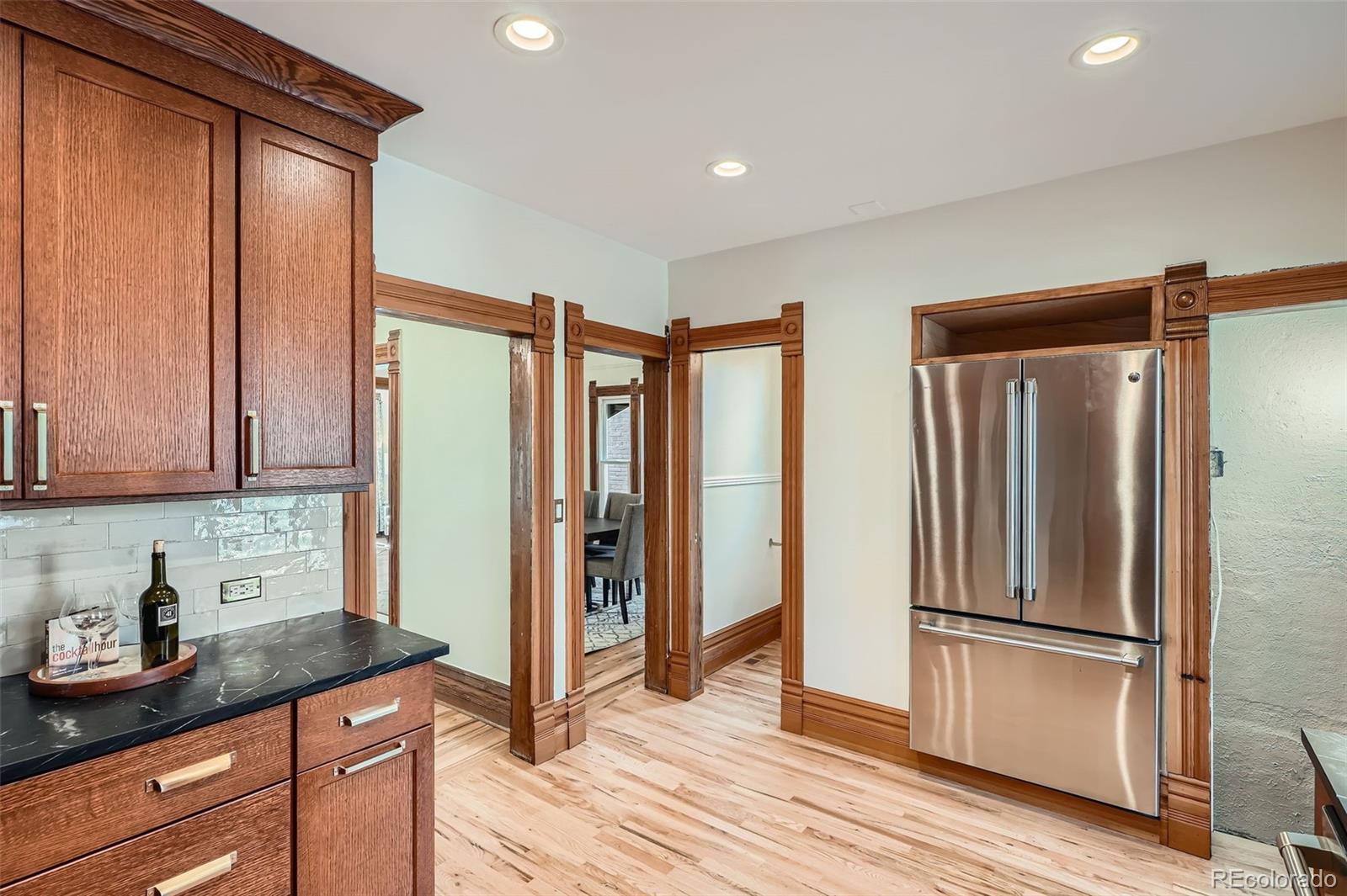 MLS Image #11 for 209 s lincoln street,denver, Colorado
