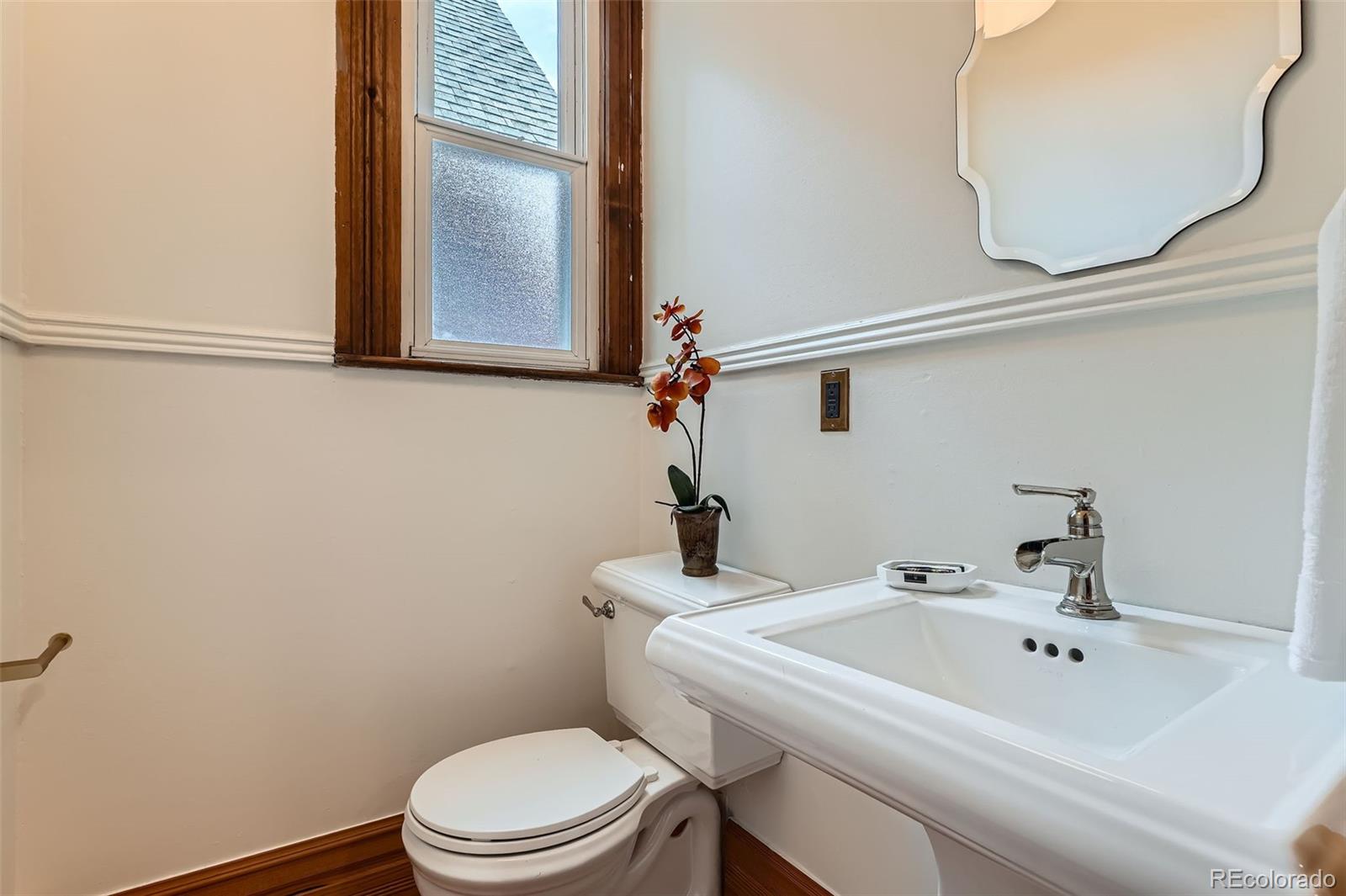 MLS Image #14 for 209 s lincoln street,denver, Colorado