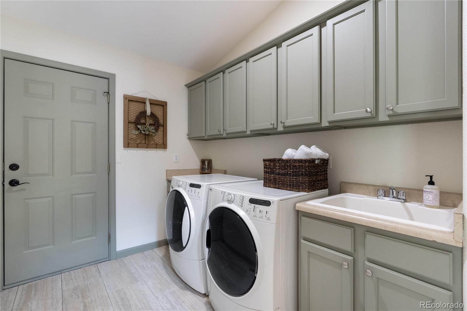 MLS Image #27 for 40  wuthering heights drive,colorado springs, Colorado