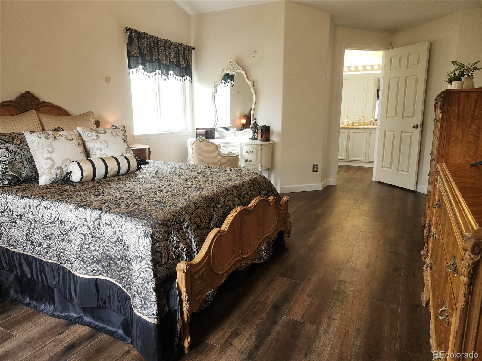 MLS Image #2 for 21924 e lake avenue,aurora, Colorado