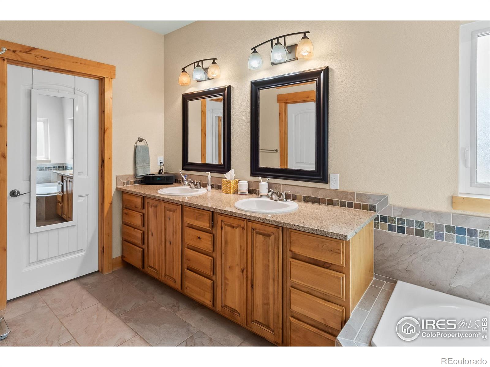 MLS Image #11 for 2862  ariel drive,loveland, Colorado