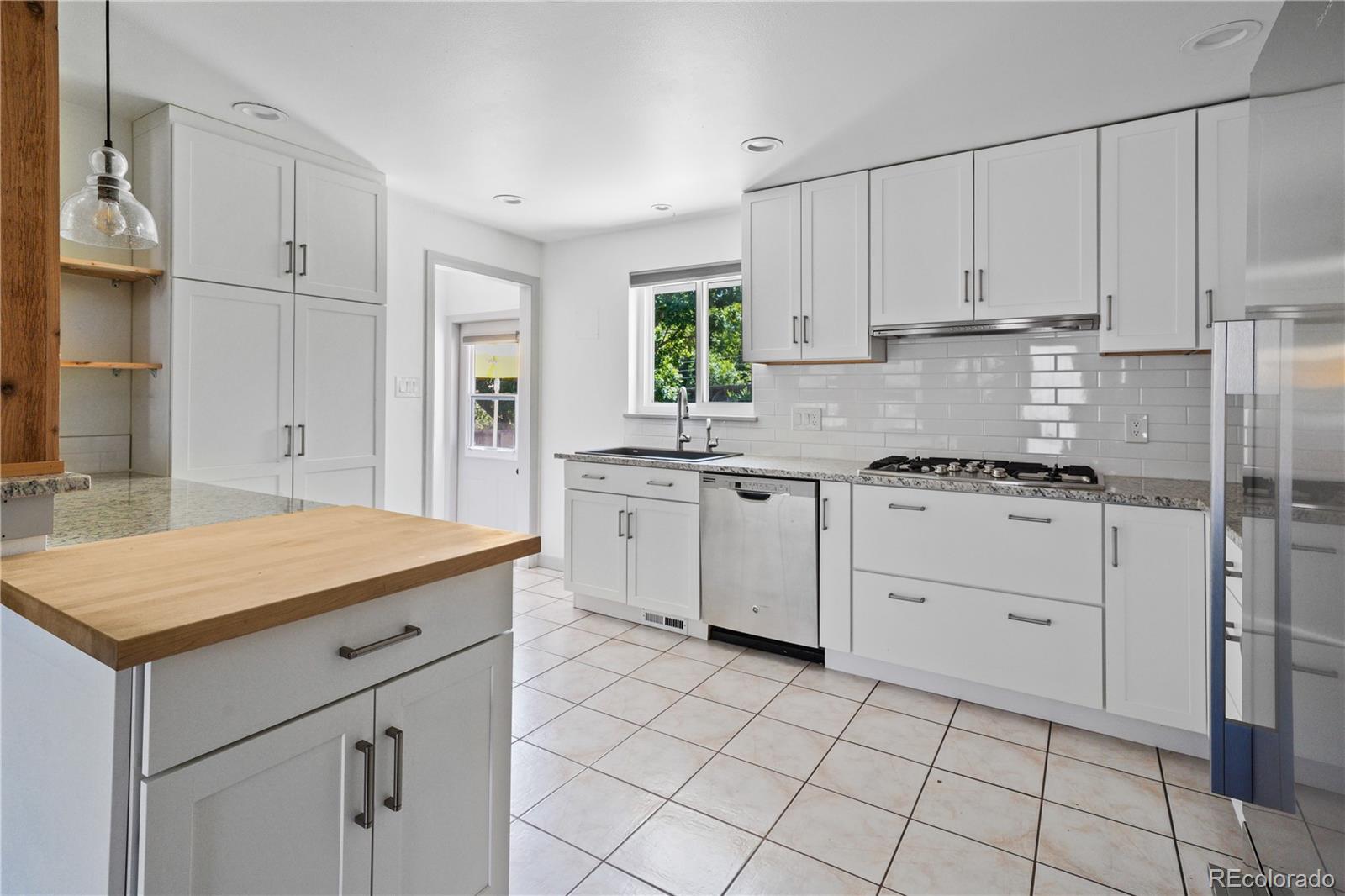 MLS Image #11 for 5996 s st paul way,centennial, Colorado