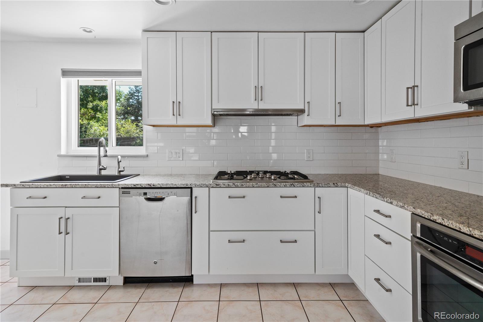 MLS Image #15 for 5996 s st paul way,centennial, Colorado