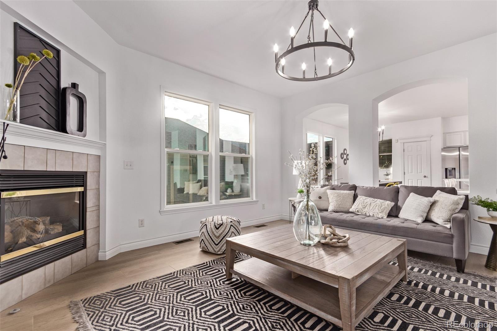 MLS Image #10 for 2345  akron street,denver, Colorado