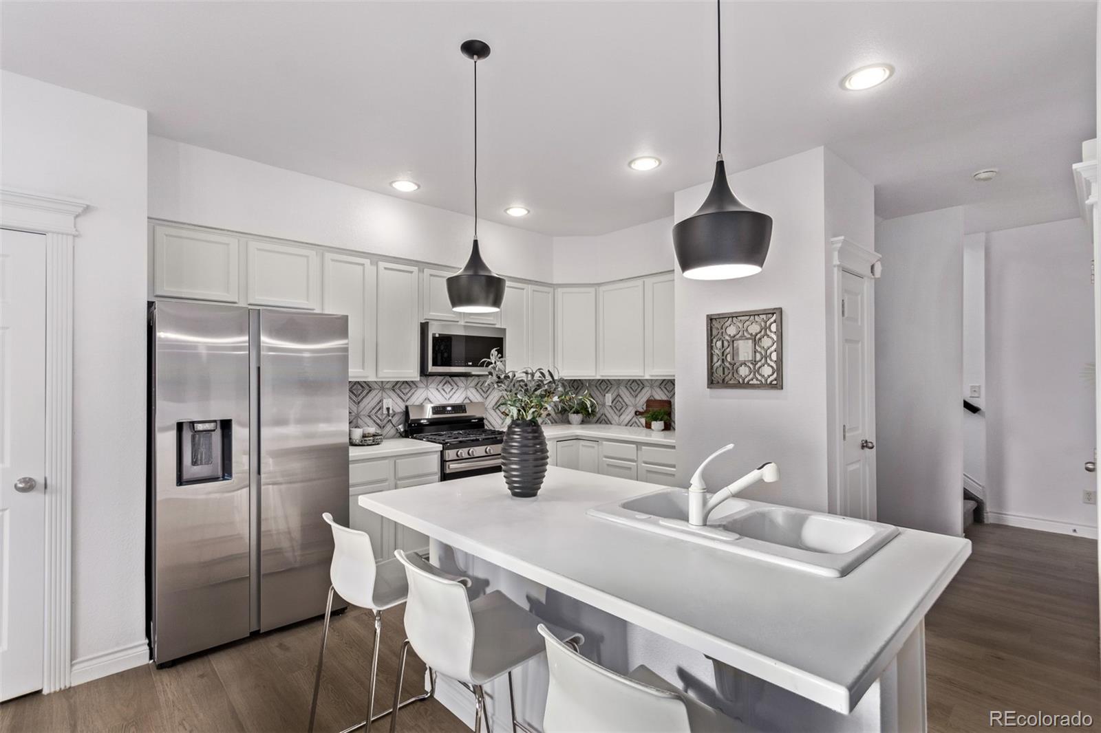 MLS Image #14 for 2345  akron street,denver, Colorado