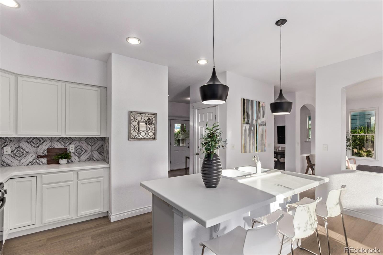 MLS Image #16 for 2345  akron street,denver, Colorado