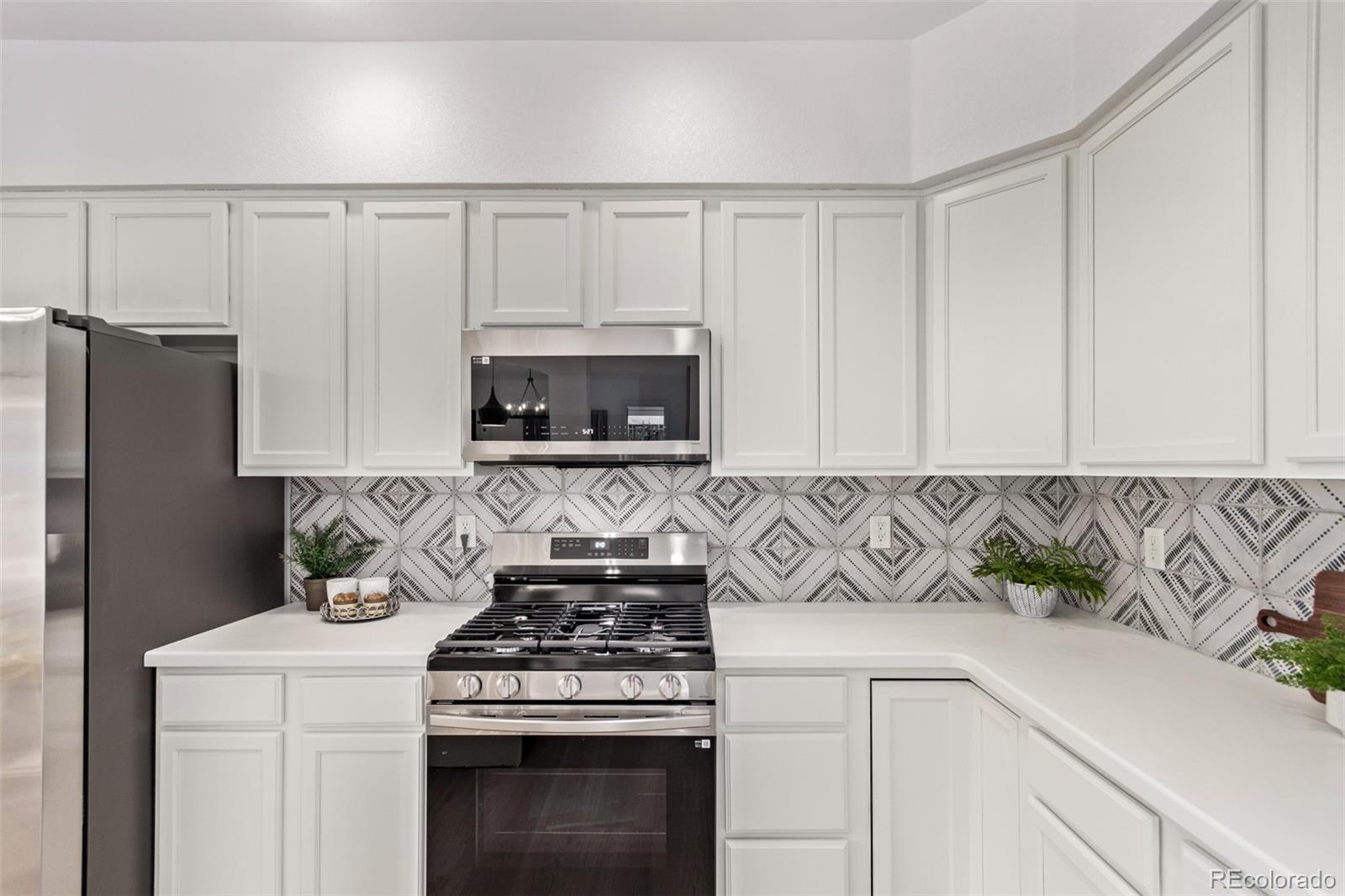MLS Image #17 for 2345  akron street,denver, Colorado
